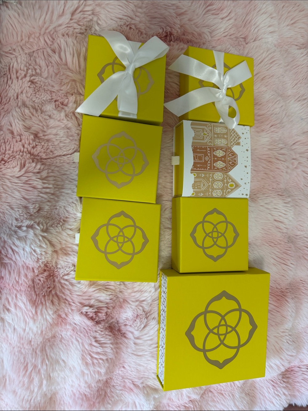 Set of Kendra Scott Gift Boxes with Ribbon